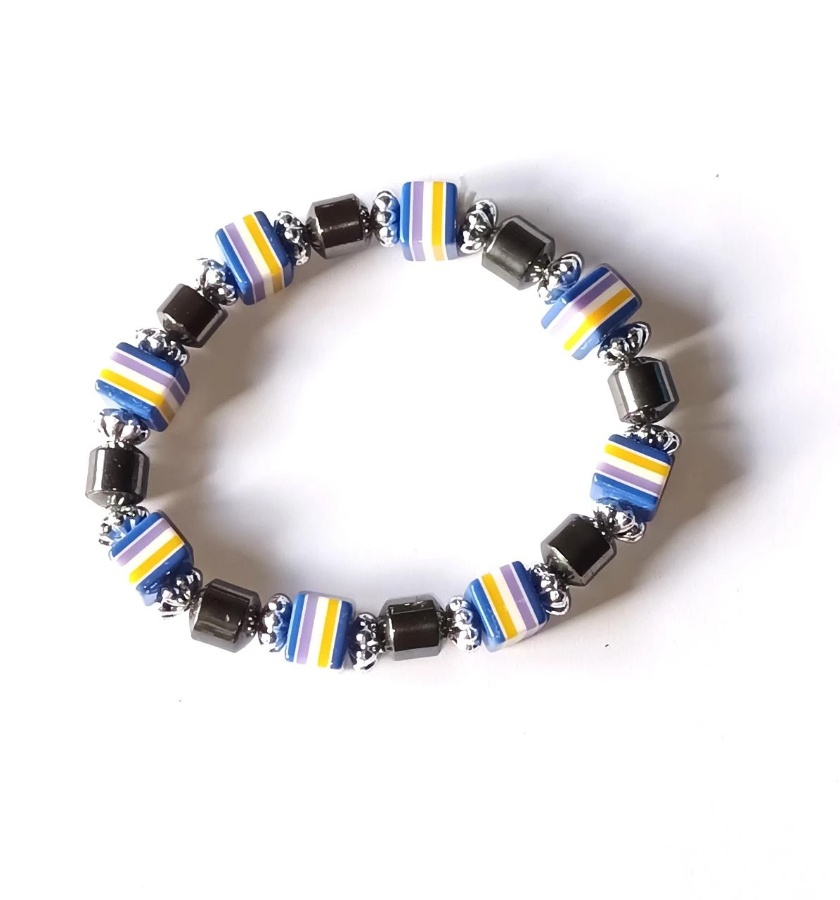 Uma pulseira elástica de contas – photo 3